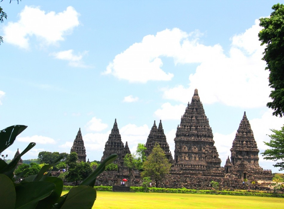 Borobudur Sunrise & Prambanan Temples Tour from Yogyakarta