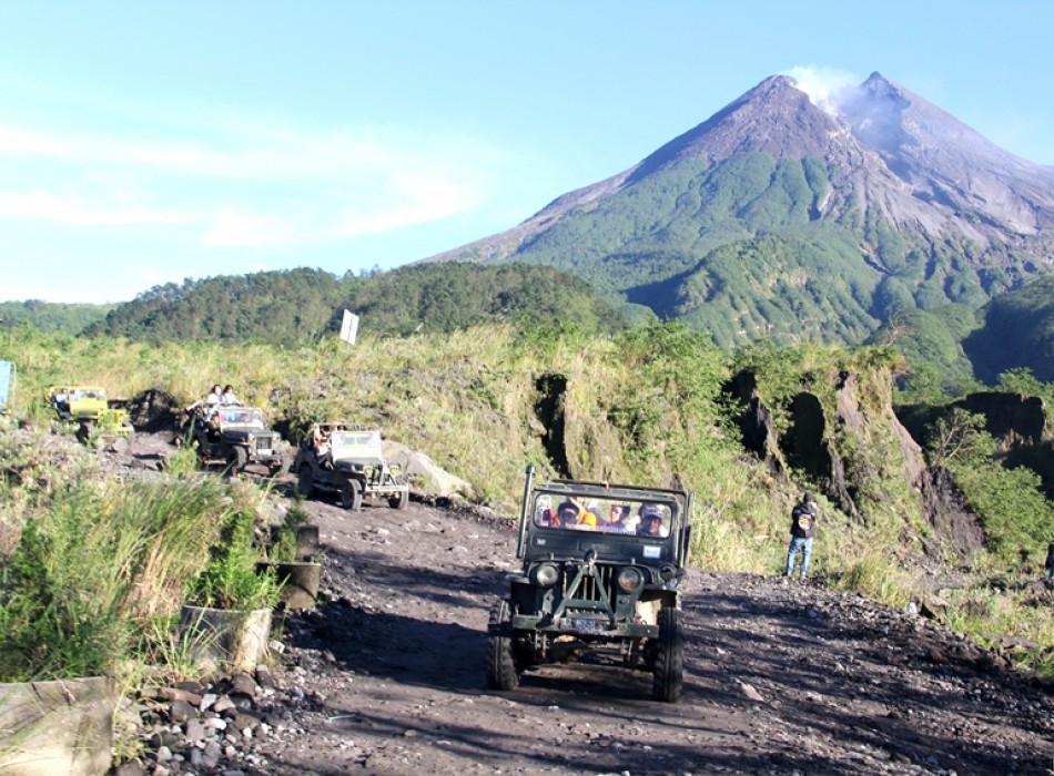Sunrise Borobudur Merapi Jeep Tours