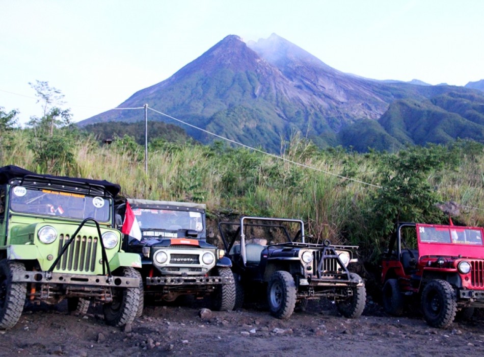 3 Day Private Tour to Borobudur Sunrise, Merapi Volcano Jeep, Sightseeing & Prambanan Temple
