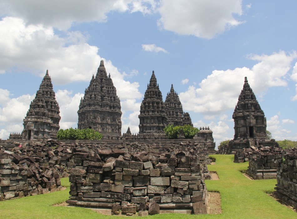 5 Day Yogyakarta to Explore Prambanan, Borobudur Temple, Merapi Volcano, Solo City, Sukuh & Cetho