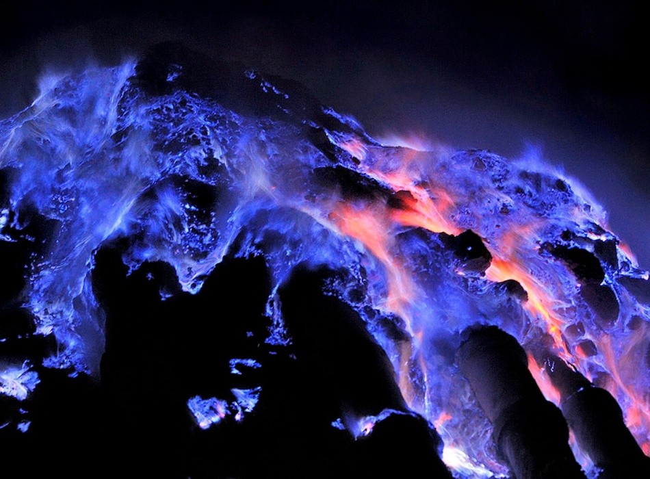 Ijen Midnight Tour