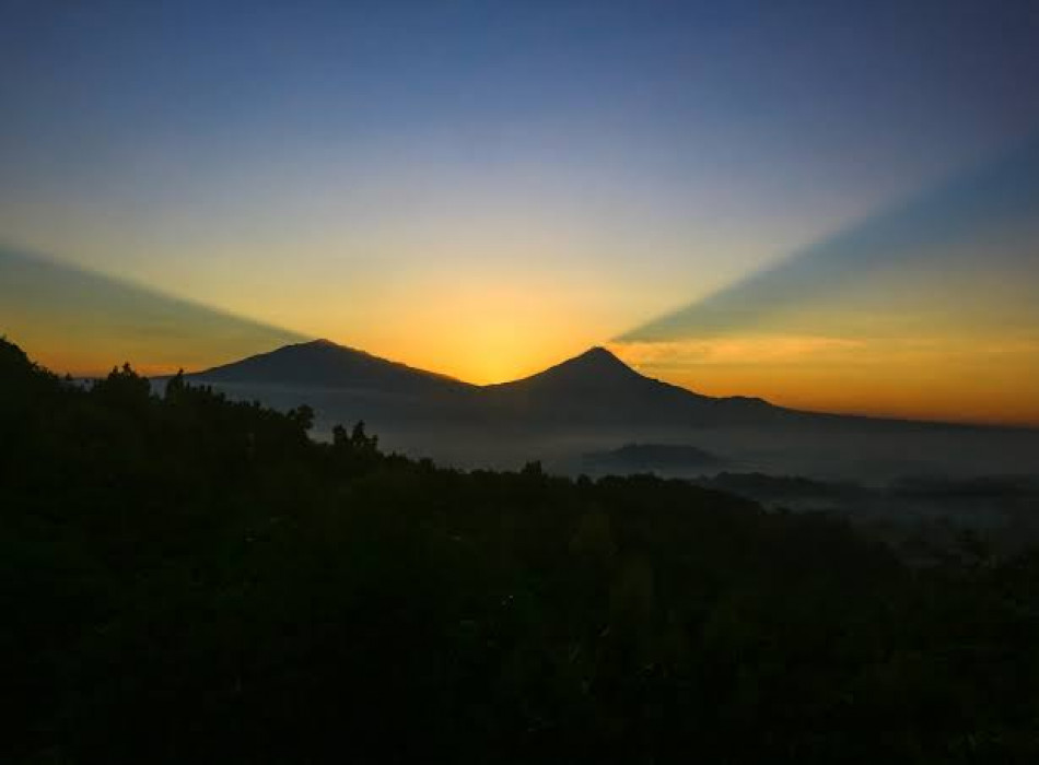 Sunrise Borobudur Selogriyo