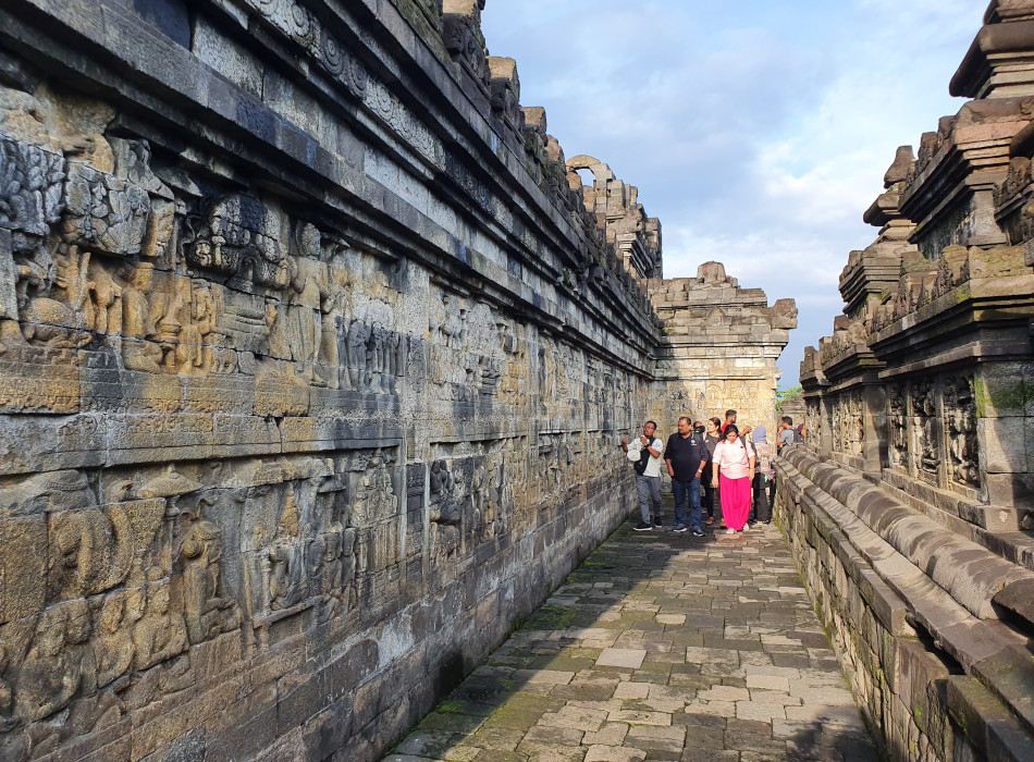 Bali: Borobudur One Day Trip with Flights