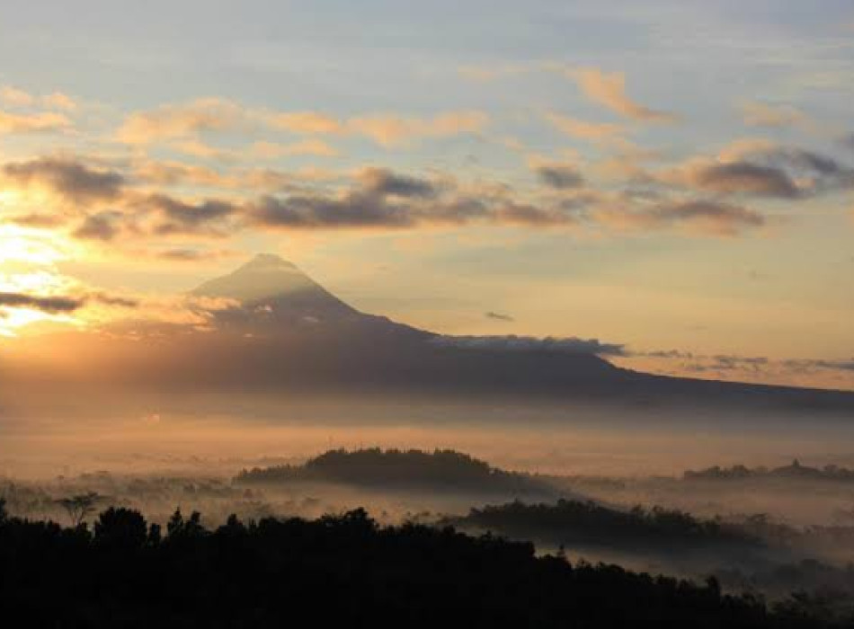 Sunrise Borobudur Merapi Jeep Tours