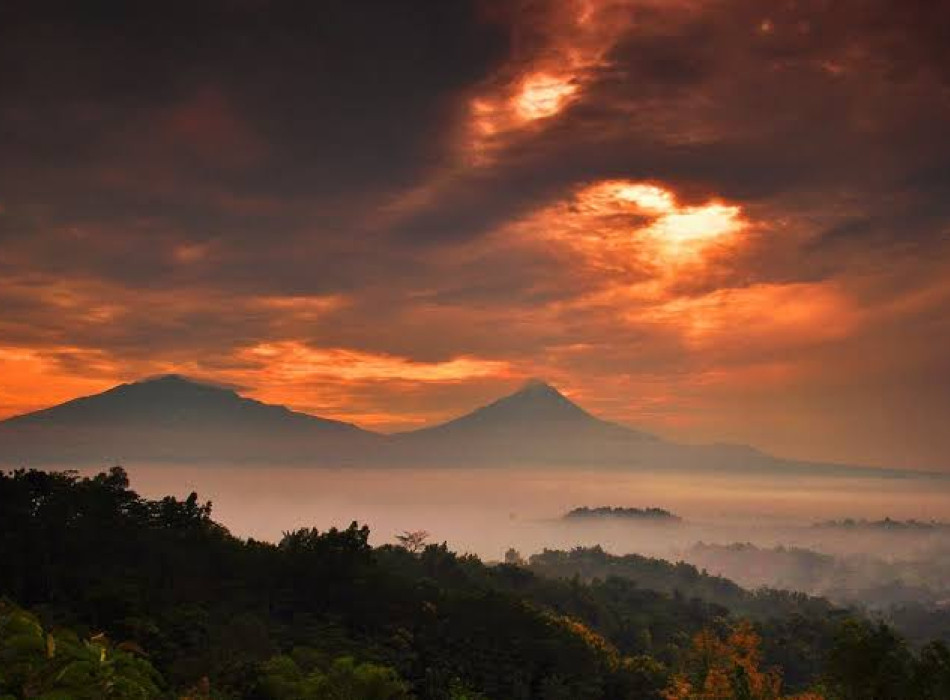 Sunrise Borobudur Merapi Jeep Tours