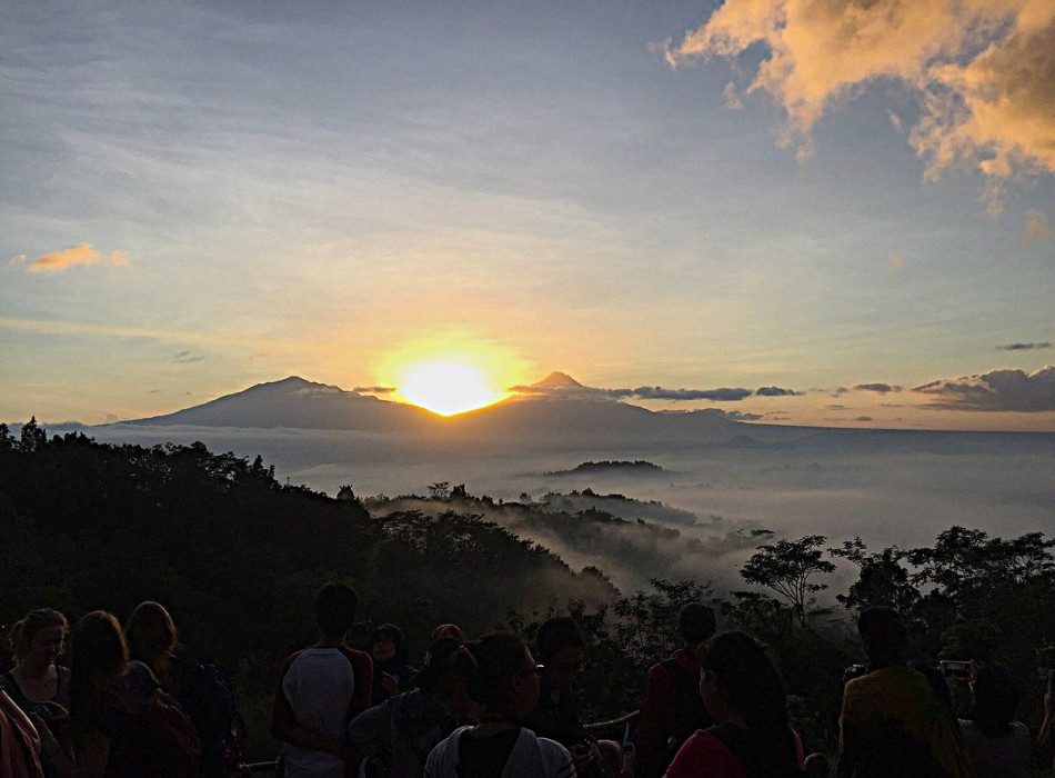 Sunrise Borobudur Merapi Jeep Tours