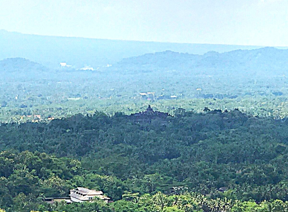 Sunrise Gazing Punthuk Setumbu Hill & Borobudur go up to the Temple