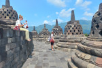 Sunrise Gazing Punthuk Setumbu Hill & Borobudur go up to the Temple