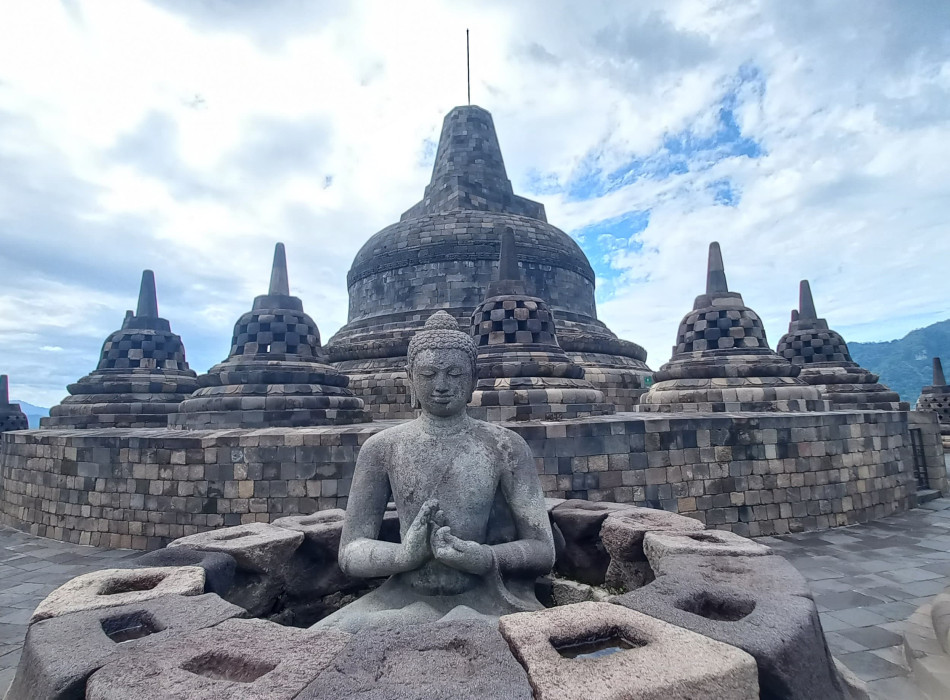 From Semarang Port: Shore Excursion to Borobudur Temple