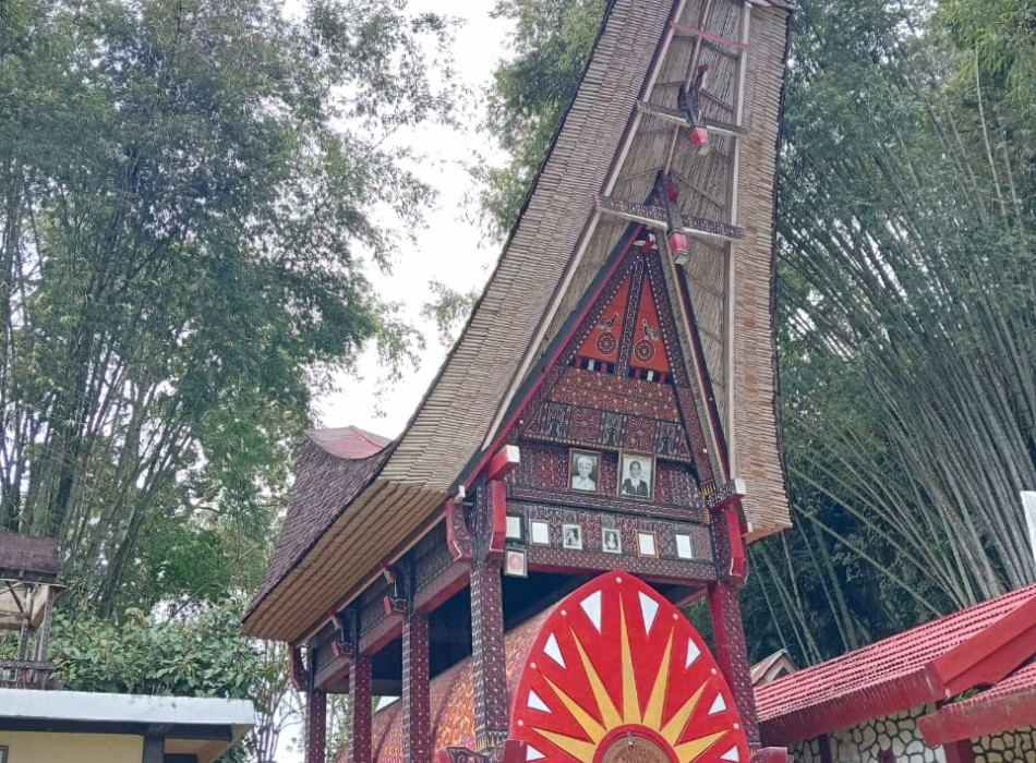 4 Days 3 Nights Tana Toraja Tour Package