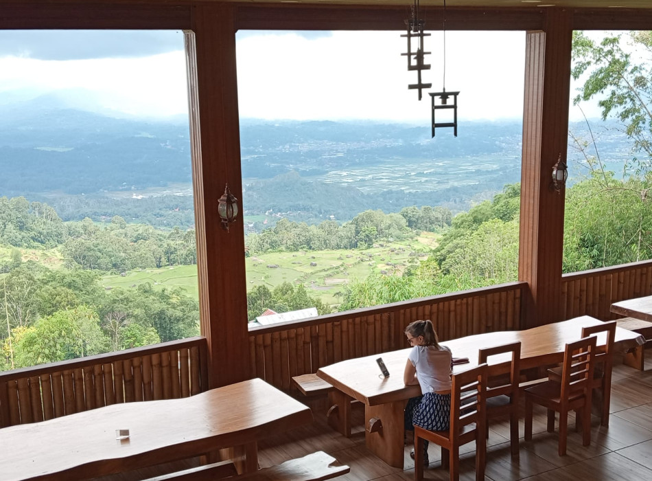 4 Days 3 Nights Tana Toraja Tour Package