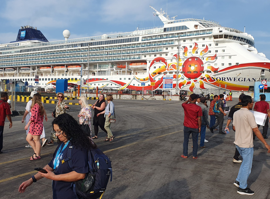 Borobudur Tour from Semarang Port